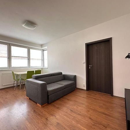 Apartman Ab Kryte Parkovani Zdarma Ческе-Будеёвице Экстерьер фото