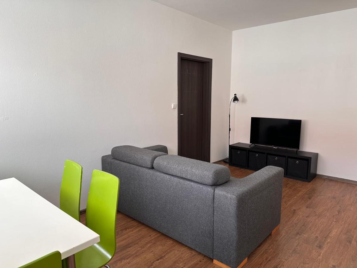 Apartman Ab Kryte Parkovani Zdarma Ческе-Будеёвице Экстерьер фото