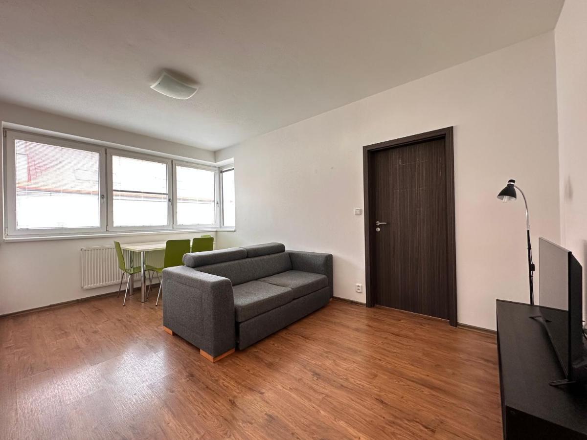 Apartman Ab Kryte Parkovani Zdarma Ческе-Будеёвице Экстерьер фото